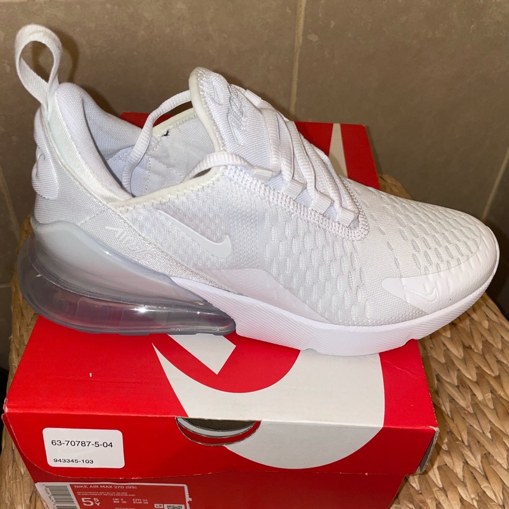 BRAND NEW NIKE AIR MAX 270’s